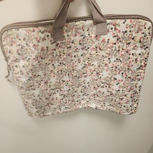 GUC Thirty-One lightly padded laptop/notebook bag.Cute floral pattern,zip close.